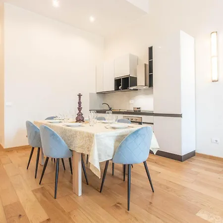Apartament Am 6 - Luxury In The Heart Of
