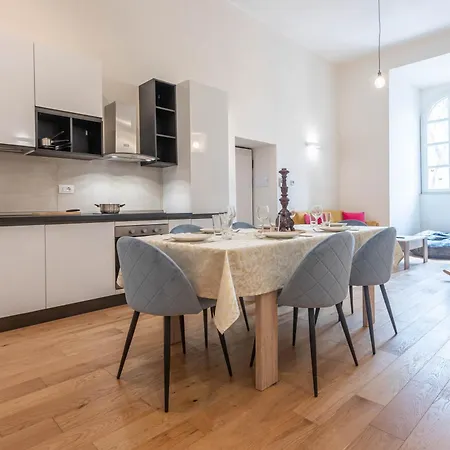Am 6 - Luxury In The Heart Of Lägenhet *
